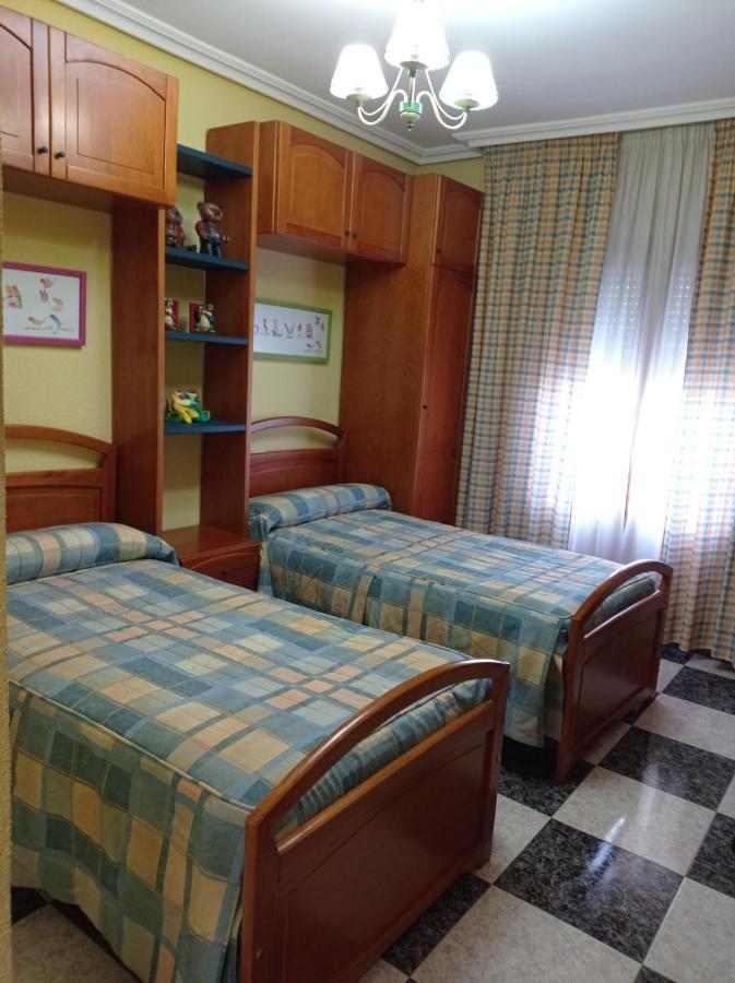 Apartamento Turistico Antigua Universidad Almagro Extérieur photo