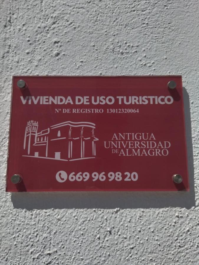 Apartamento Turistico Antigua Universidad Almagro Extérieur photo